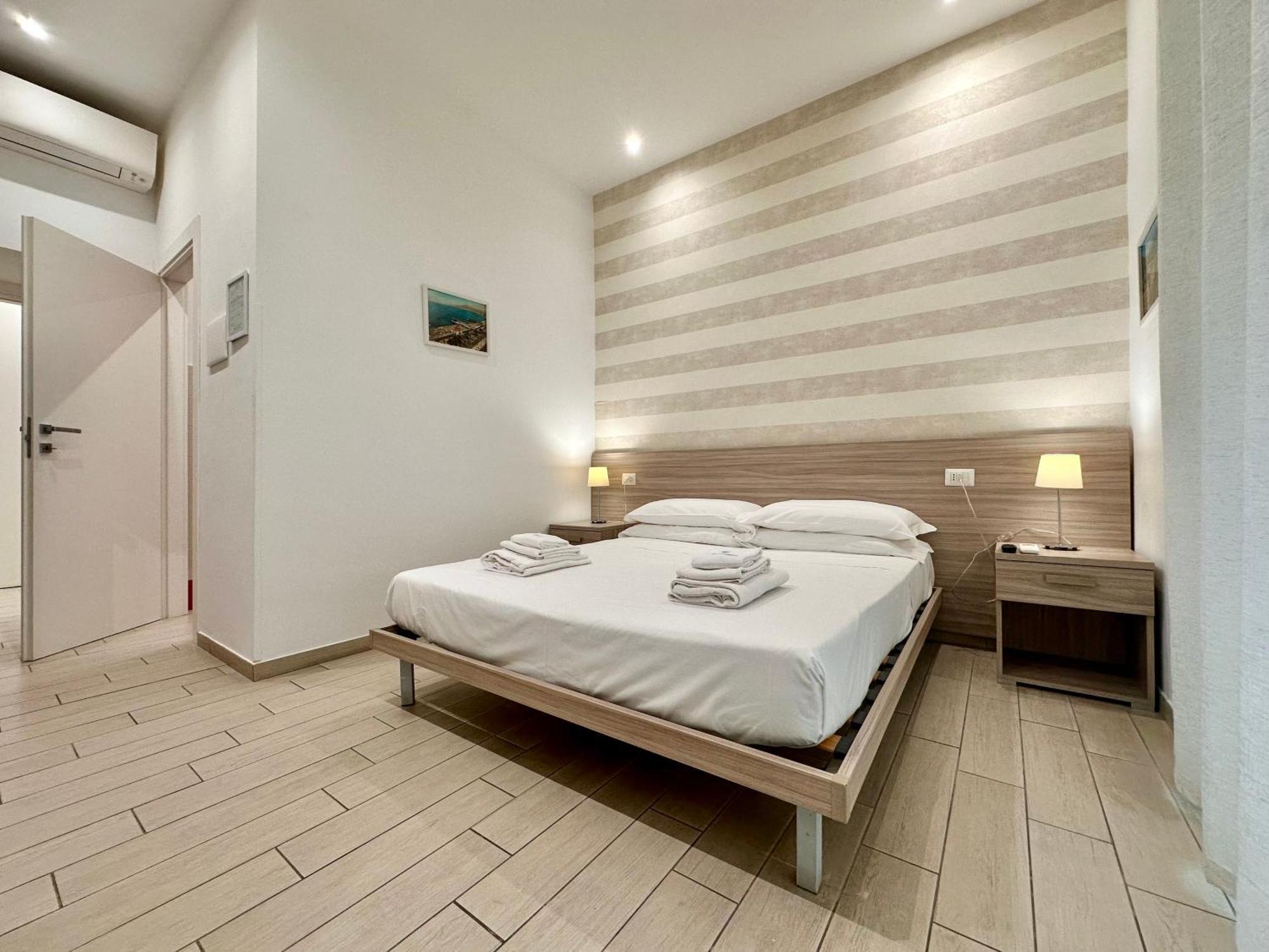 Lungomare Rooms Кастеламаре ди Стабия Стая снимка